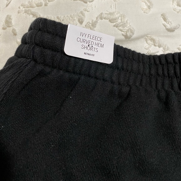 🆕 Victoria’s Secret PINK Ivy Fleece Curved Hem Shorts - Picture 6 of 13